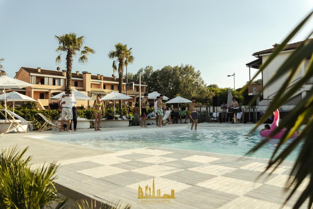 Dubaibeachotel Llido Degli Estensi Extérieur photo